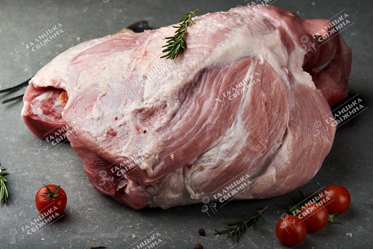 Шинка свиняча нерізана